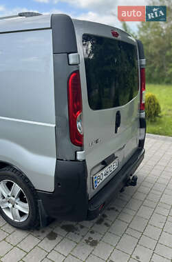 Минивэн Opel Vivaro 2010 в 
