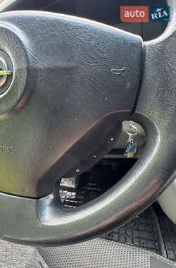 Минивэн Opel Vivaro 2010 в 