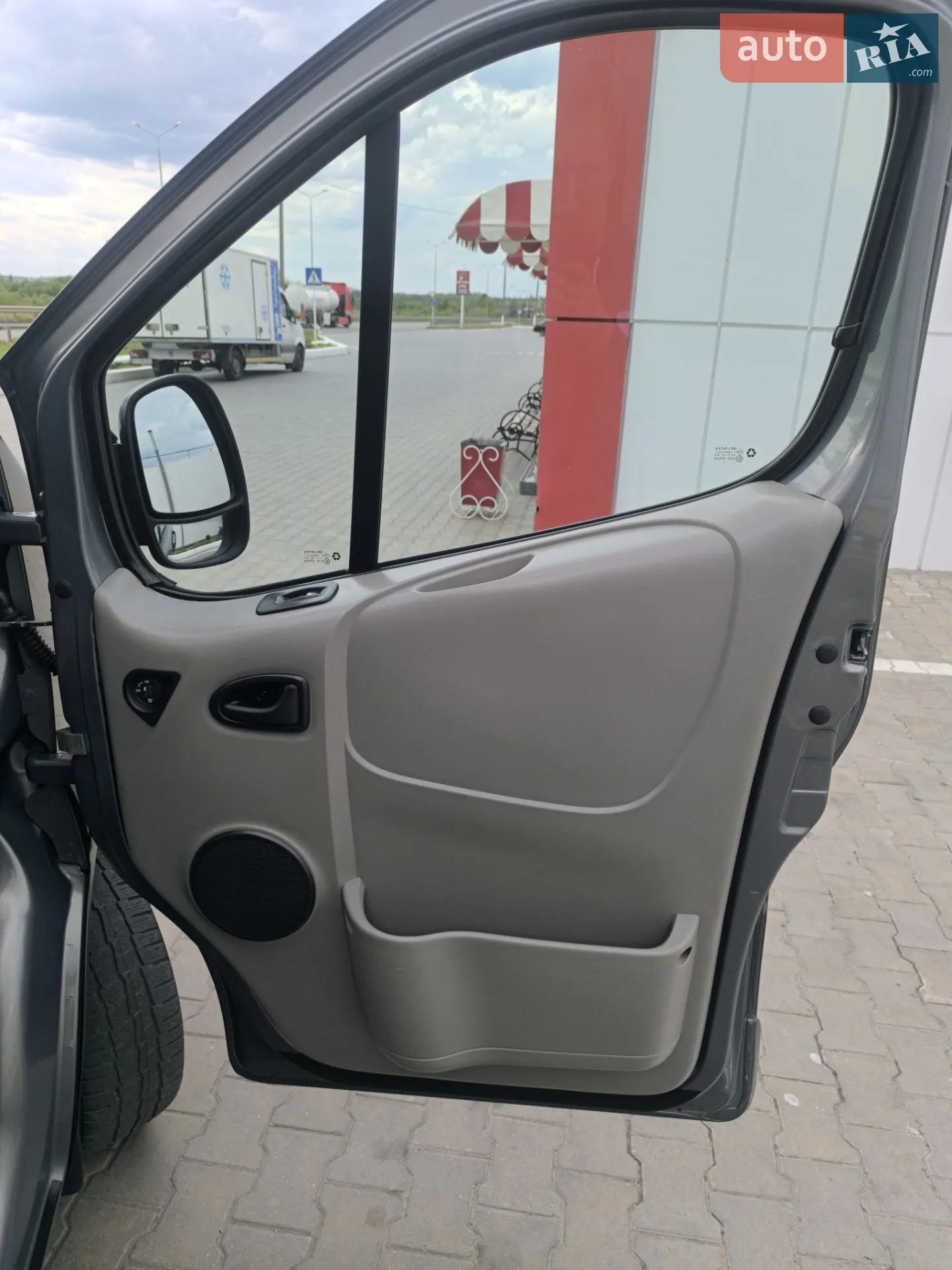 2011 Opel Vivaro - мініатюра 50