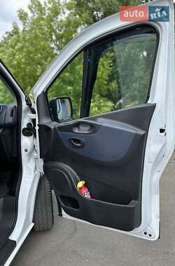 Вантажний фургон Opel Vivaro 2015 в 