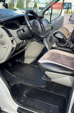 Минивэн Opel Vivaro 2009 в 