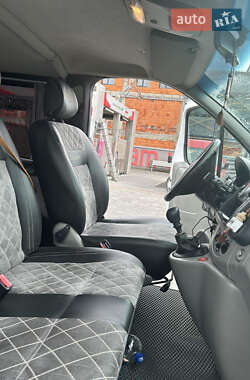 Мінівен Opel Vivaro 2013 в 