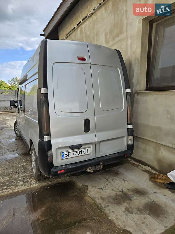 Мінівен Opel Vivaro 2004 в Коблевому
