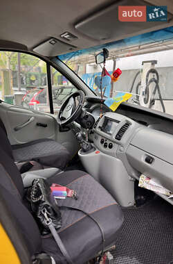 Мінівен Opel Vivaro 2004 в 