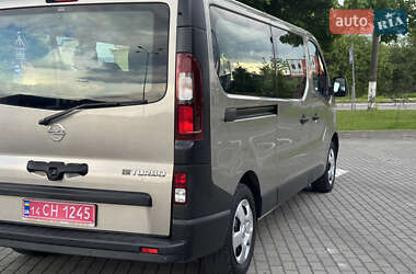 Минивэн Opel Vivaro 2015 в 