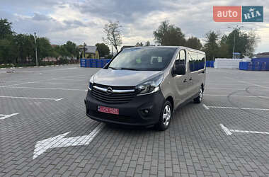 Минивэн Opel Vivaro 2015 в 