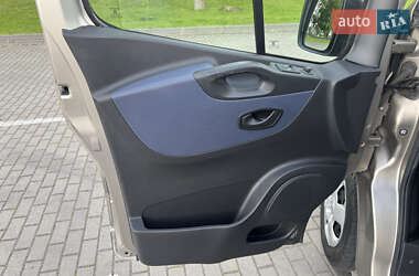 Минивэн Opel Vivaro 2015 в 