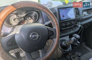 Минивэн Opel Vivaro 2016 в 