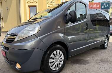 Мінівен Opel Vivaro 2013 в 