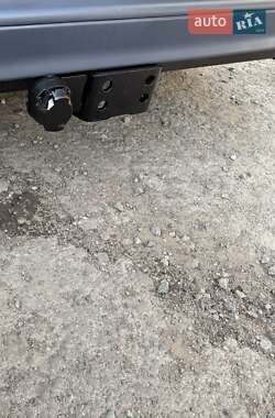 Мінівен Opel Vivaro 2013 в 