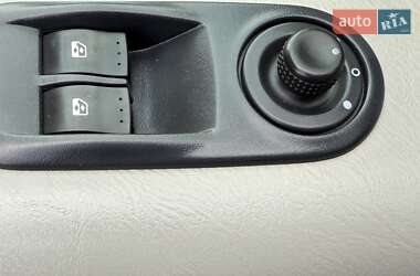 Мінівен Opel Vivaro 2013 в 