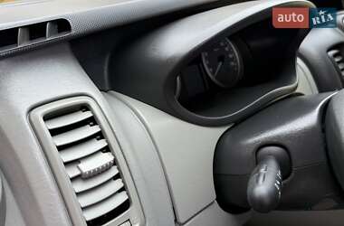 Мінівен Opel Vivaro 2013 в 