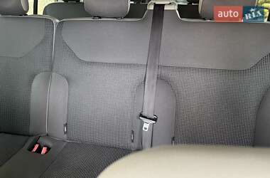 Мінівен Opel Vivaro 2013 в 