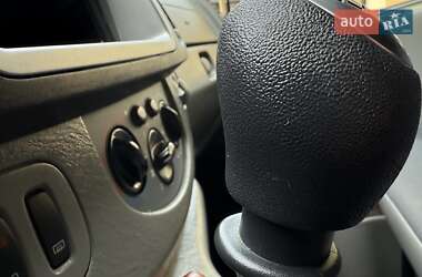 Мінівен Opel Vivaro 2013 в 