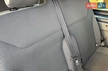 Мінівен Opel Vivaro 2013 в 