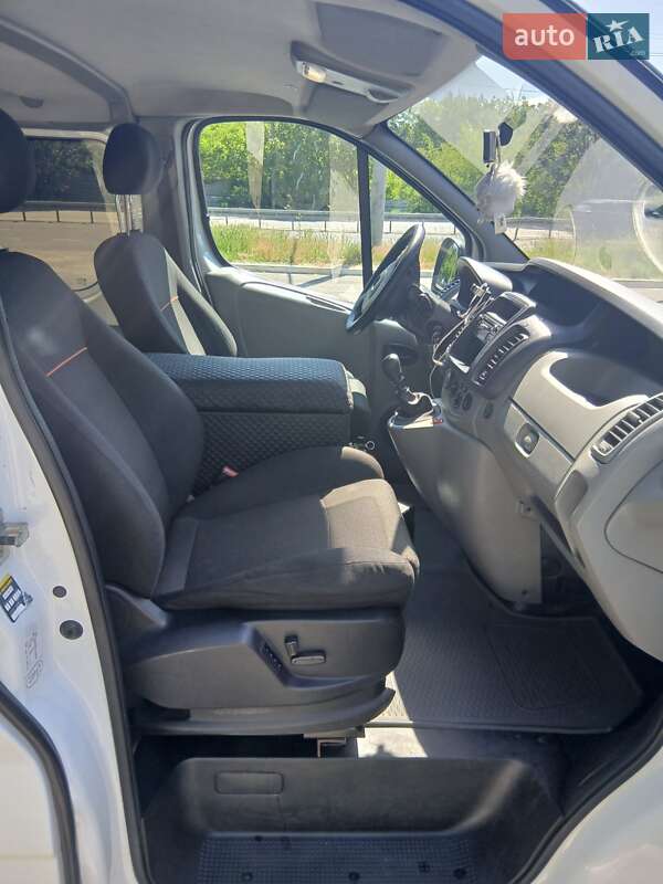 Минивэн Opel Vivaro 2013 в Днепре