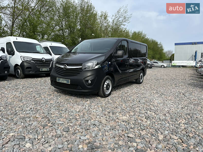 Вантажний фургон Opel Vivaro 2016 в 