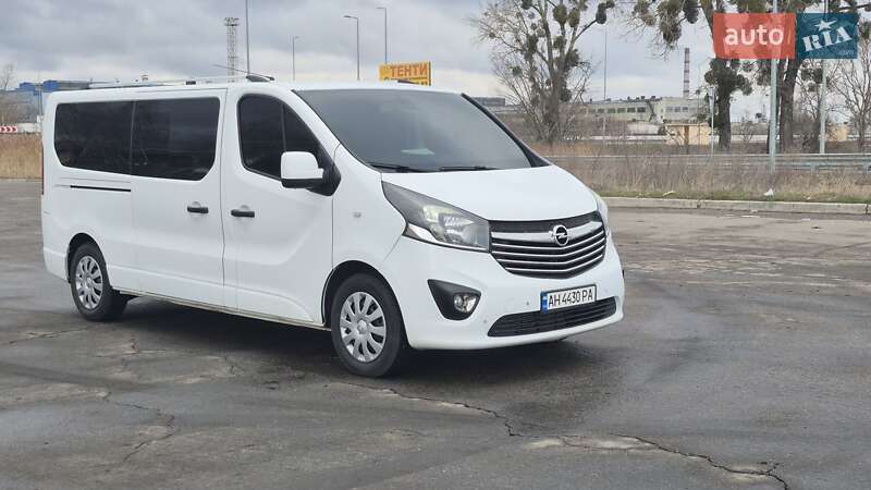 Мінівен Opel Vivaro 2015 в 