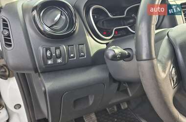 Мінівен Opel Vivaro 2015 в 