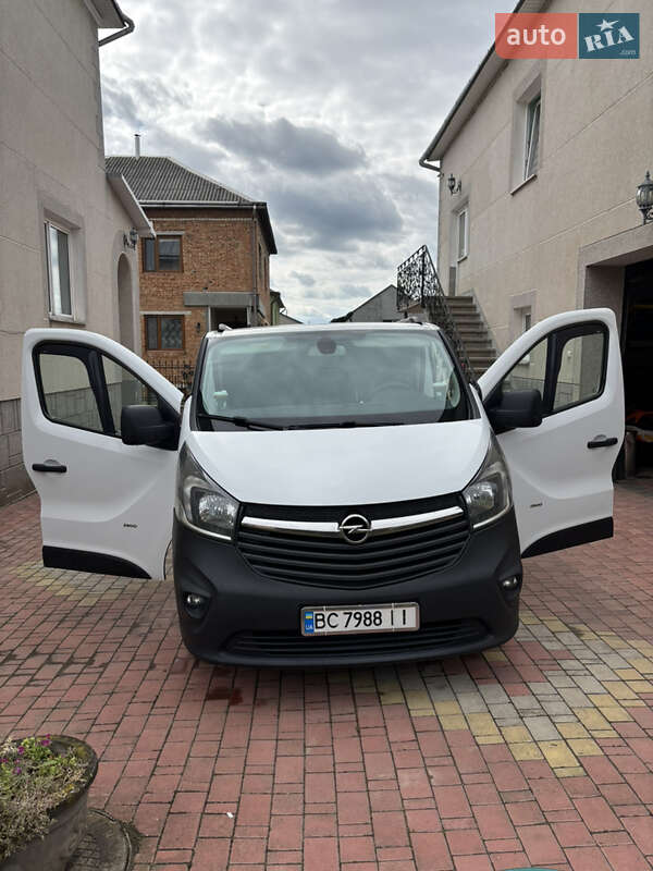 Opel Vivaro 2016