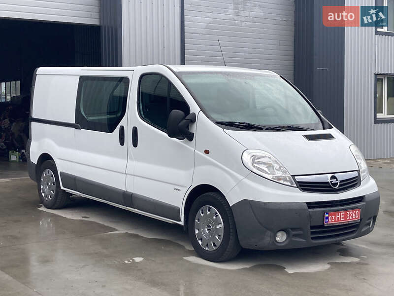Грузовой фургон Opel Vivaro 2012 в 