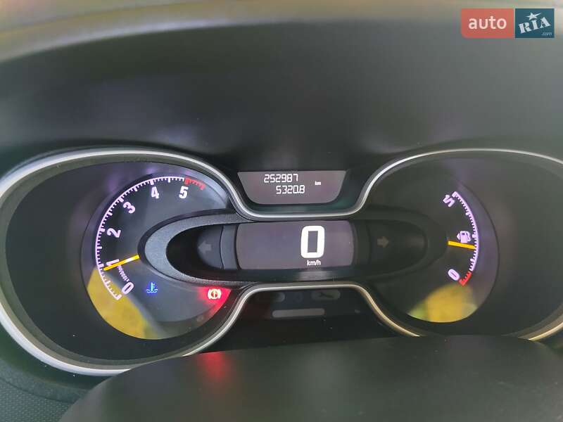 Мінівен Opel Vivaro 2015 в Чернігові