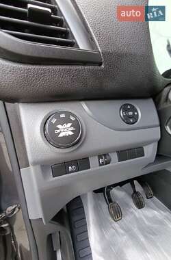 Мінівен Opel Vivaro 2020 в Хирові