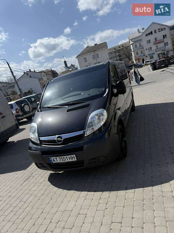 Вантажний фургон Opel Vivaro 2012 в Коломиї