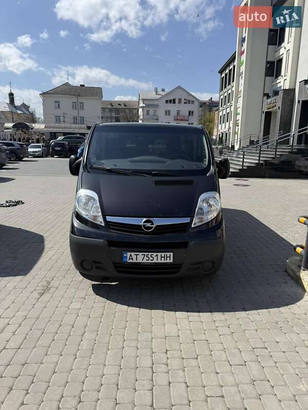 Вантажний фургон Opel Vivaro 2012 в Коломиї