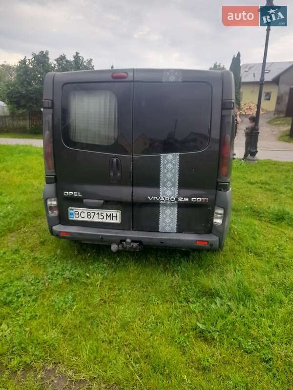 Мінівен Opel Vivaro 2005 в Мостиській