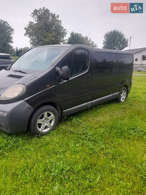 Мінівен Opel Vivaro 2005 в Мостиській