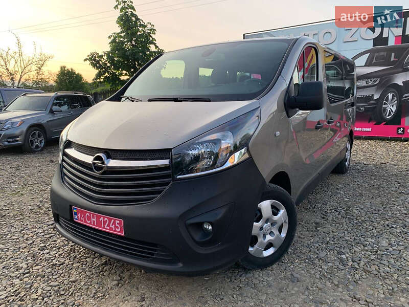Минивэн Opel Vivaro 2016 в 