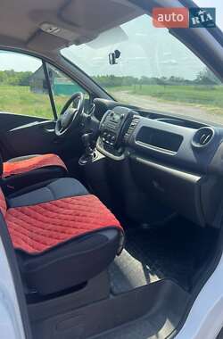 Минивэн Opel Vivaro 2015 в 