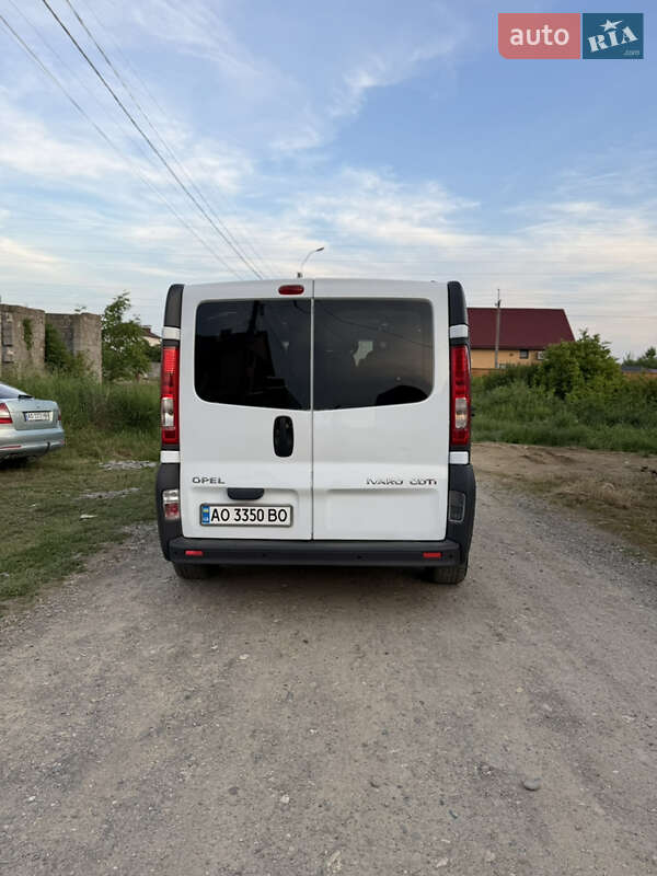 Минивэн Opel Vivaro 2007 в Виноградове