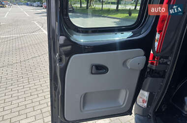 Мінівен Opel Vivaro 2013 в 