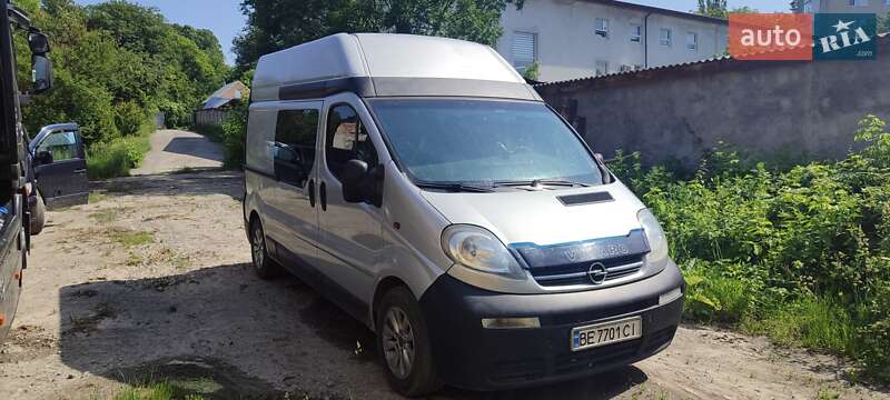 Минивэн Opel Vivaro 2004 в 