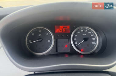 Мінівен Opel Vivaro 2013 в 