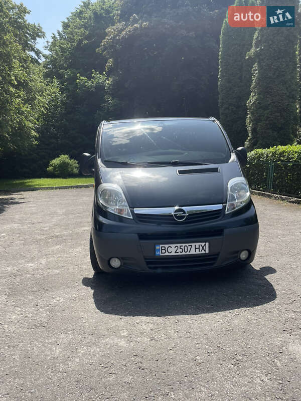 Opel Vivaro 2012