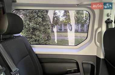 Минивэн Opel Vivaro 2016 в 