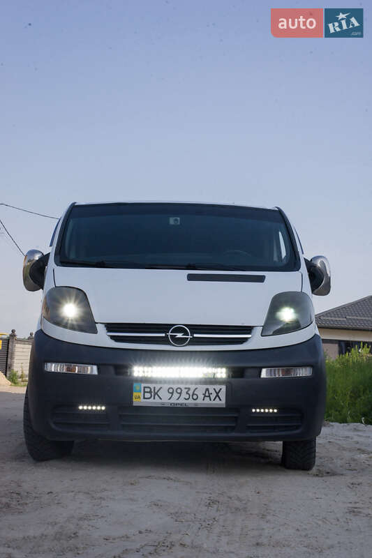 Opel Vivaro 2005