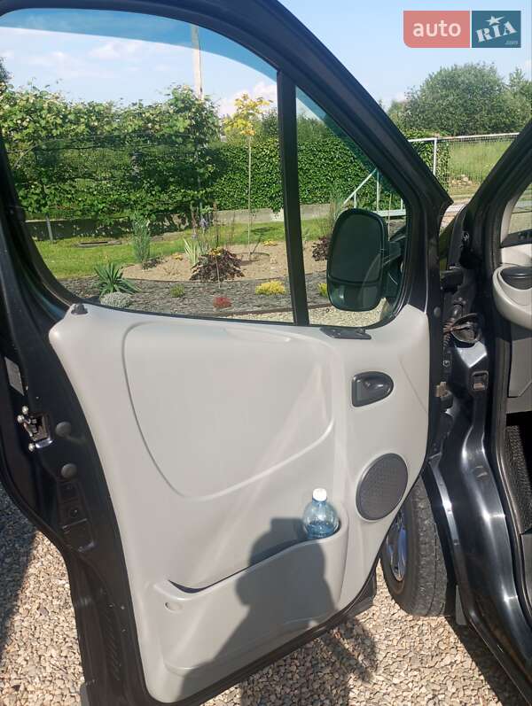 Мінівен Opel Vivaro 2006 в Долині