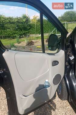Минивэн Opel Vivaro 2006 в 