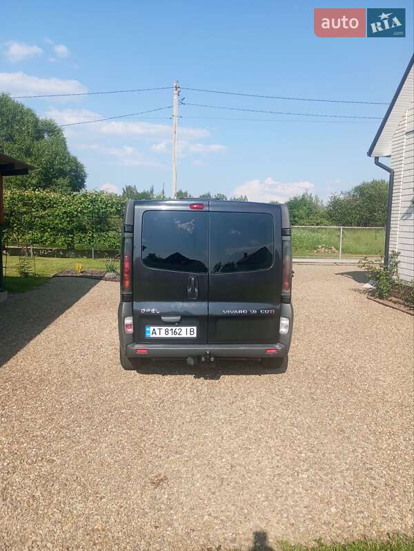 Мінівен Opel Vivaro 2006 в Долині