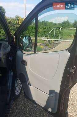 Минивэн Opel Vivaro 2006 в 