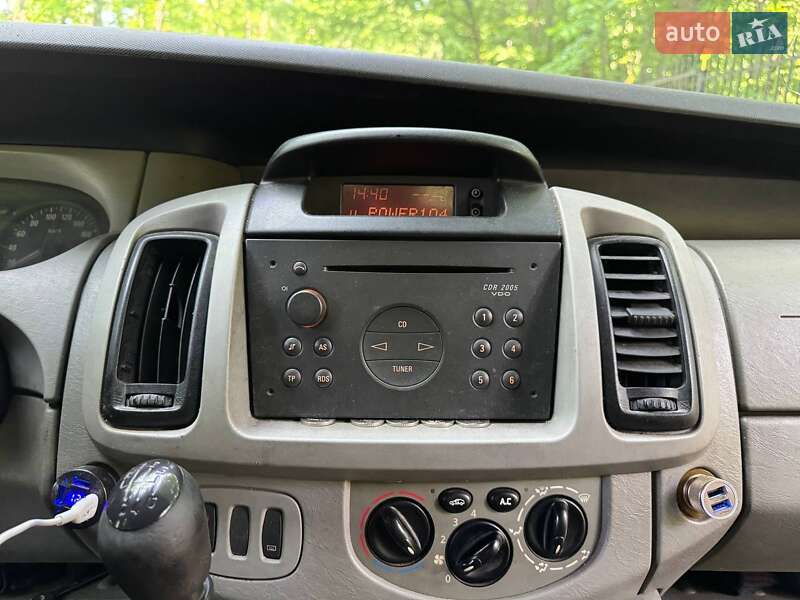 Мінівен Opel Vivaro 2003 в Києві