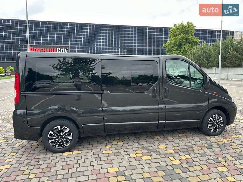 Мінівен Opel Vivaro 2013 в Луцьку