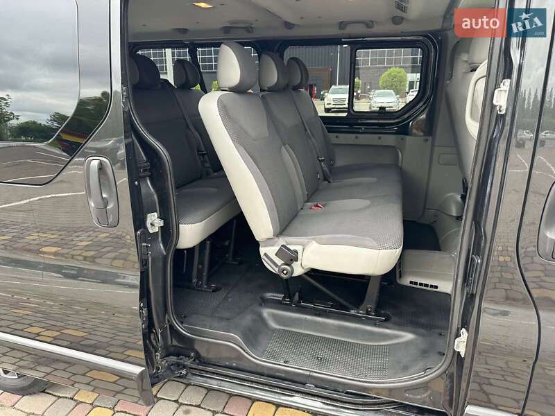 Мінівен Opel Vivaro 2013 в Луцьку