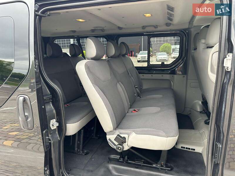 Мінівен Opel Vivaro 2013 в Луцьку