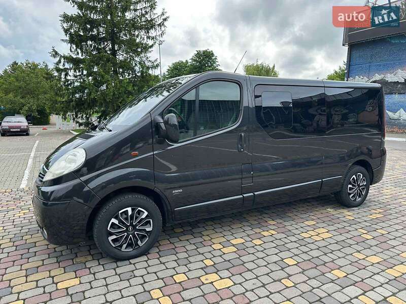Мінівен Opel Vivaro 2013 в Луцьку