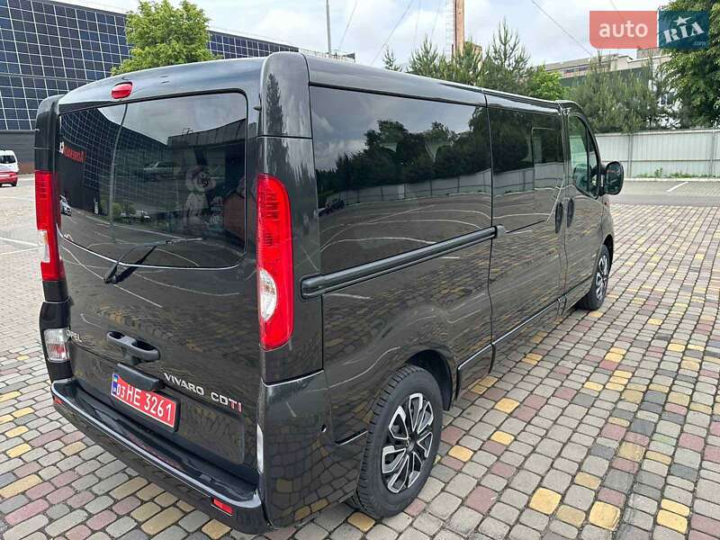 Мінівен Opel Vivaro 2013 в Луцьку